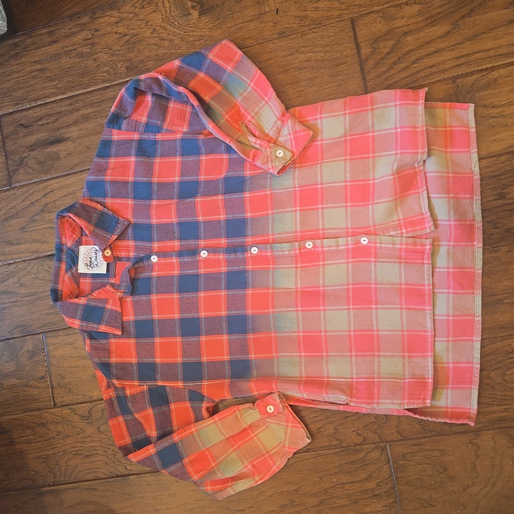 Boutique Love Daisy Ombre Flannel with Pockets button-up sleeves